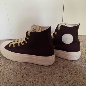 Brand New! Maroon Women’s Platform Converse w/ Stripped Gold Laces